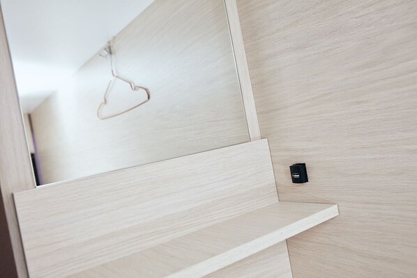 In-room safe, blackout drapes, soundproofing - Hotel Kapsula - Hostel (Astana)