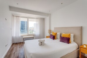 1 bedroom, iron/ironing board, WiFi, bed sheets - Savory Yellow Apartment, Wifi, AC!New! (Lisboa)