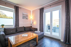 Flat-screen TV, stereo - Haus Frauenpreiss apartment 62 quietly located directly at the Wernerwald (Cuxhaven)