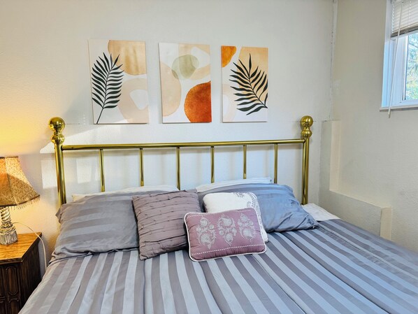 4 Schlafzimmer, Schreibtisch, Bügeleisen/Bügelbrett, kostenloses WLAN