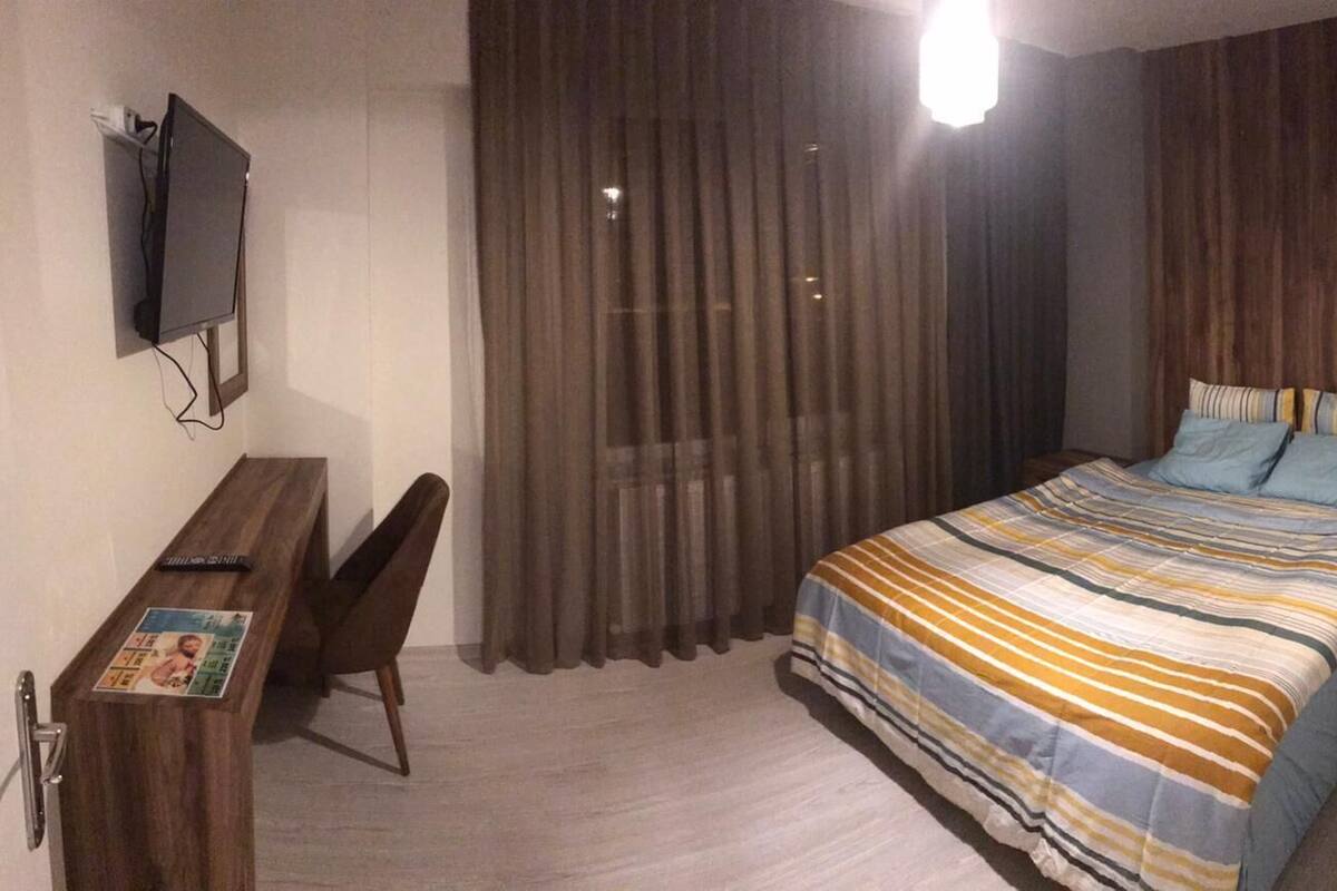 Deluxe Double Room | Premium bedding, iron/ironing board (on request), WiFi (free)