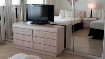 Condo, 2 Double Beds, Kitchen, Ocean View