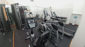 Fitness facility - Beautiful Ocean side studio with Kitchenette (Miami Beach)