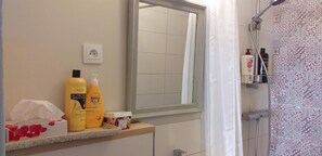 Free toiletries, hair dryer, towels