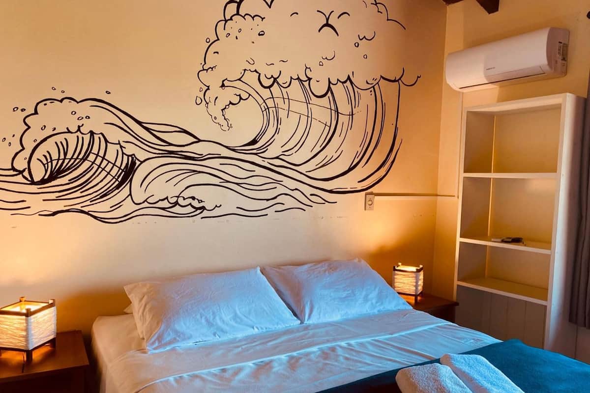 Free WiFi, bed sheets