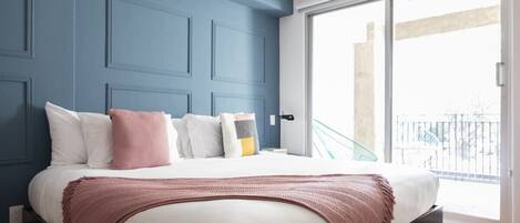 1 soverom, safe på rommet, skrivebord og strykejern/-brett