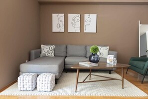 Televisión, videojuegos, estéreo y oficina