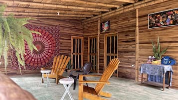 Shared Dormitory, Mixed Dorm (6 Beds, Shared Bathroom) | Terrace/patio