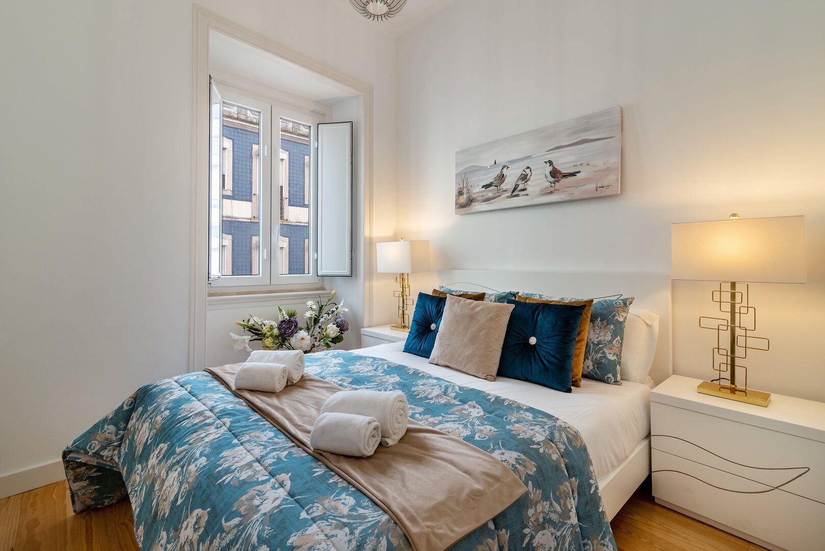 2 chambres, bureau, accès Internet, draps fournis