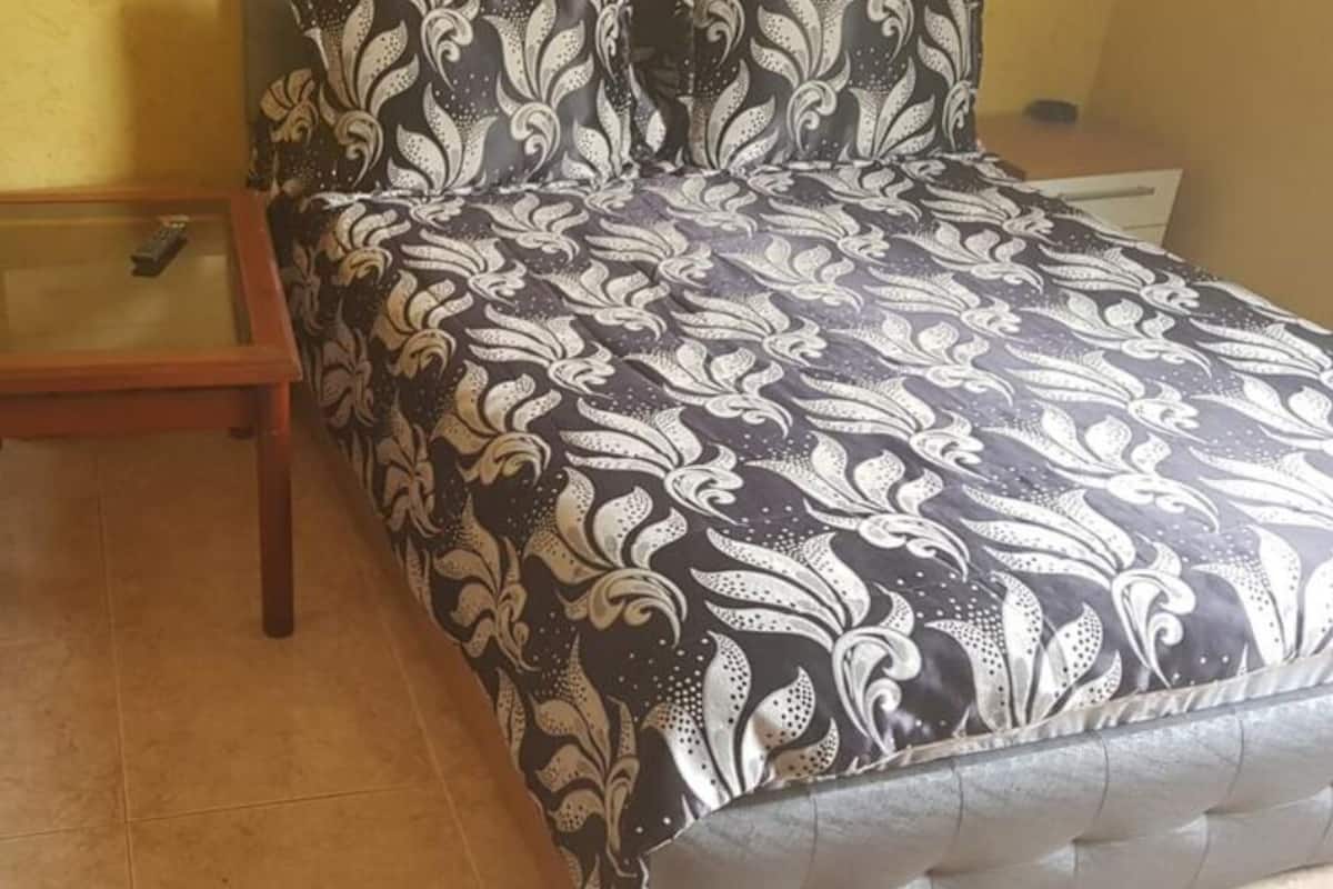 Family Suite (4 pax) | Minibar, blackout drapes, rollaway beds (surcharge), WiFi (free)