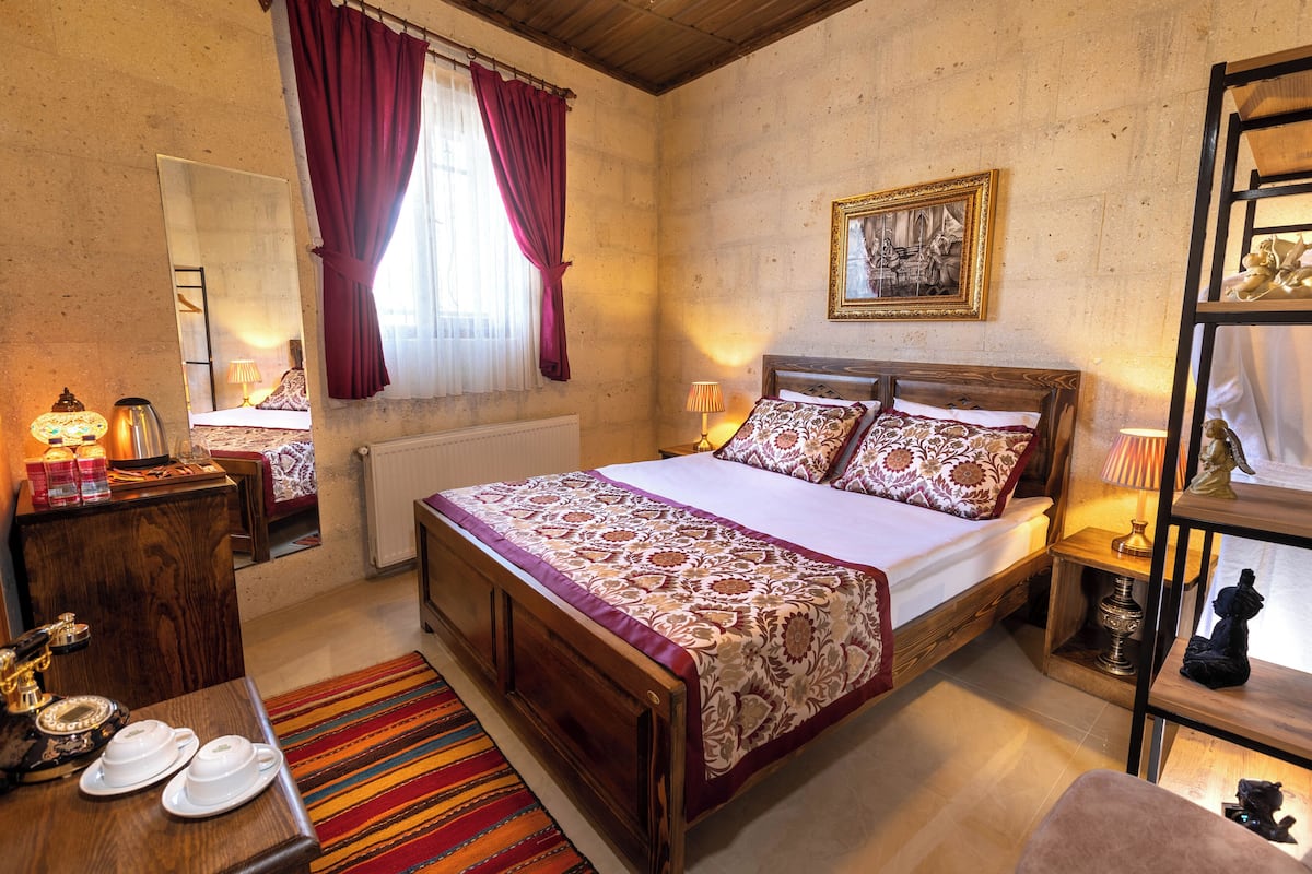 Standard Room | 1 bedroom, down duvets, blackout curtains, soundproofing