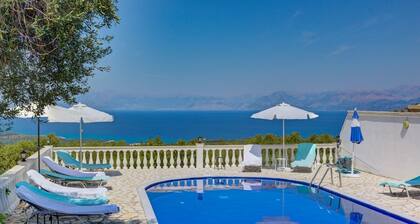 Large family Villa in Loutses 10 minutes from Kassiopi Panoramic sea views