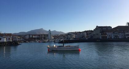 T2 Coeur Saint Jean de luz les pieds dans l'eau 2*