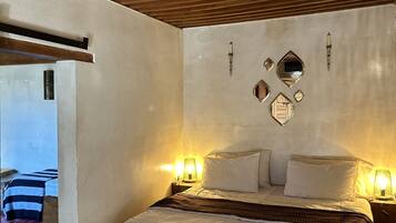 Suite Classique, salle de bains attenante | Fer et planche Ă  repasser, Wi-Fi gratuit, draps fournis