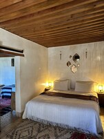 Suíte clássica, suíte | Ferros/tábuas de passar roupa, Wi-Fi de cortesia, roupa de cama