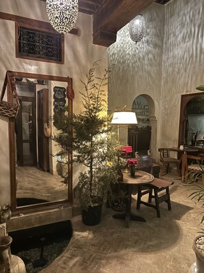 مدخل المنشأة