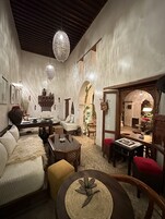 Café da manhã, almoço e jantar; local e internacional 