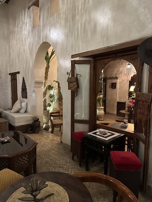 Breakfast, lunch, dinner served; local and international cuisine - Dar Rafti (Fes)