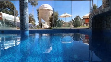 Indoor pool, pool loungers