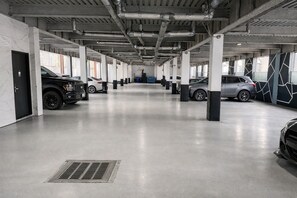 Ubetjent parkering (inkludert)