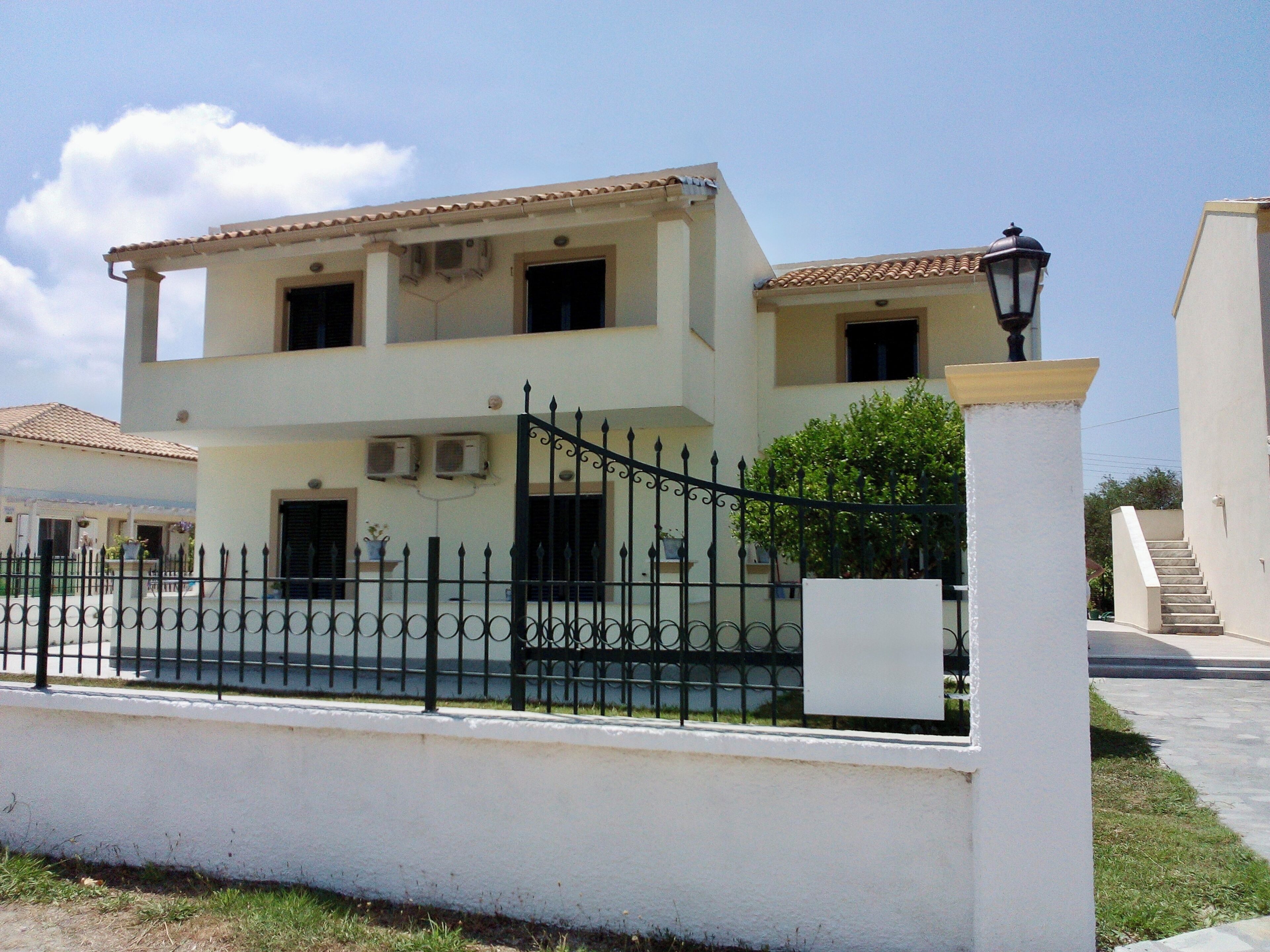Welcome to our studio and apartment complex of 4 units, for up to 12 guests