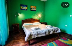 1 slaapkamer, een strijkplank/strijkijzer, wifi, beddengoed