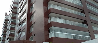 Bertioga on the Beach, Bedroom with Bathroom. Edicule. parking. Wifi