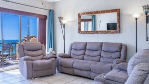 TV, lettore DVD, impianto stereo