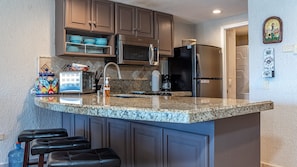 Fridge, microwave, oven, stovetop - Princesa Resort D-508 A View Above Large Patio Ocean View Condo (Puerto Peñasco)