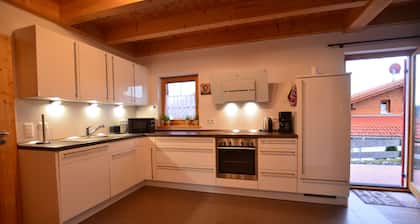 Alpenliebe - familienfreundlich mit Sauna, Terrasse, Balkon, Schwedenofen, W Lan