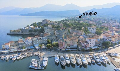 STUDIO with large terrace and beautiful view (fort and sea)