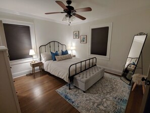 2 bedrooms, iron/ironing board, WiFi, bed sheets