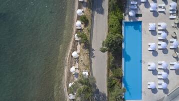 Private beach, white sand, beach towels