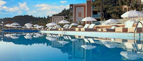 Indoor pool, seasonal outdoor pool, sun loungers