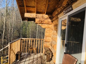 Bear Cabin, Mountain view | 高档床上用品、免费 WiFi、特色装修、特色家居