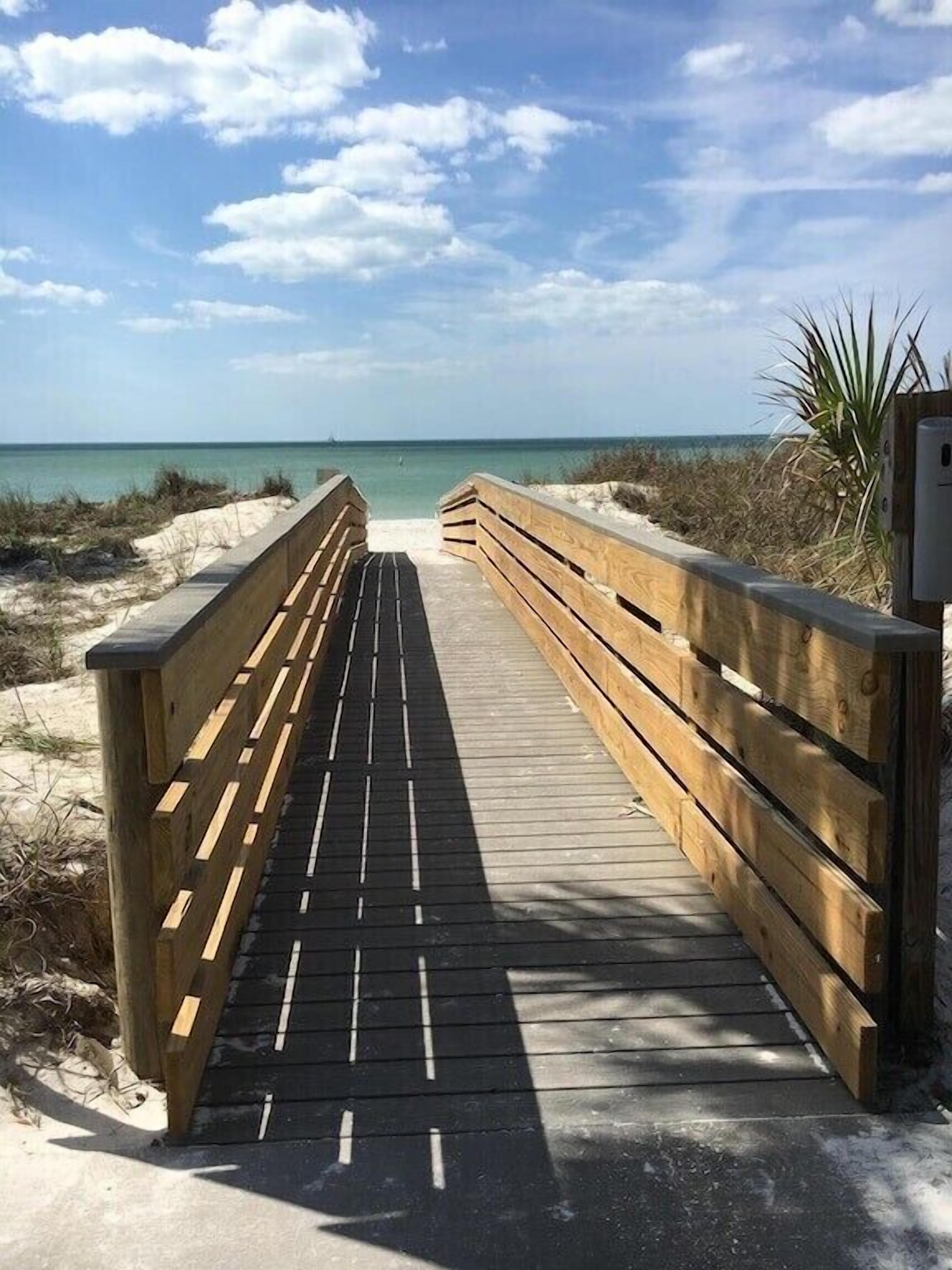 In Strandnähe, Liegestühle, Strandtücher