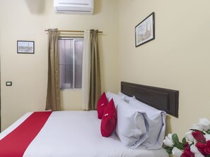 Standard Room | Bed sheets - Hotel Promohotel (Linares)