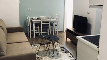コンフォート アパートメント 1 ベッドルーム バルコニー シティビュー | 1 室のベッドルーム、低刺激性寝具、デスク、遮光カーテン