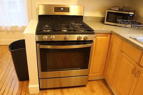 Salem "North Fields" House - Parking Galore! - Pets Welcome!