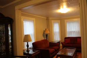 Televisor intel·ligent, reproductor de DVD i estèreo 