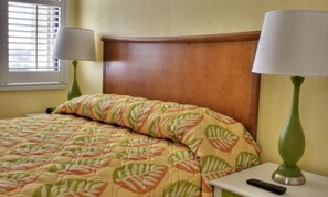 1 chambre, coffres-forts dans les chambres, fer et planche à repasser