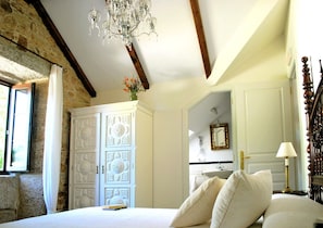 1 bedroom, in-room safe, free WiFi, bed sheets - Standard double room in 3 * Rustic hotel (Laxe)