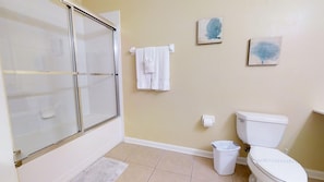 شقة - عدة أسرّة - بمطبخ | حمام | مناشف