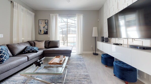 House, Multiple Beds, Private Pool | Living room