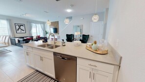 House, Multiple Beds, Private Pool, Pool View | Private kitchen