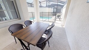 Ferienhaus, Mehrere Betten, eigener Pool, Poolblick | Terrasse/Patio