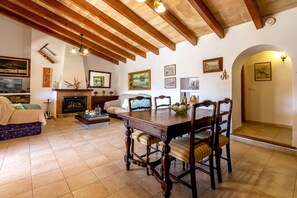 Interior - Finca Jeronima, holiday home, private pool, quiet area, A / C, WIFI, 3 bedrooms. (Pollença)