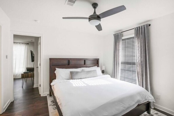 4 bedrooms, iron/ironing board, WiFi, bed sheets