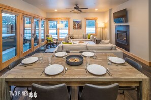 Dining - Chic Home Close to Town Center! Hot Tub! 5 Min Walk to Shuttle! 15 Min Drive to (Big Sky)