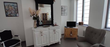 Tv, dvd-afspiller, bøger